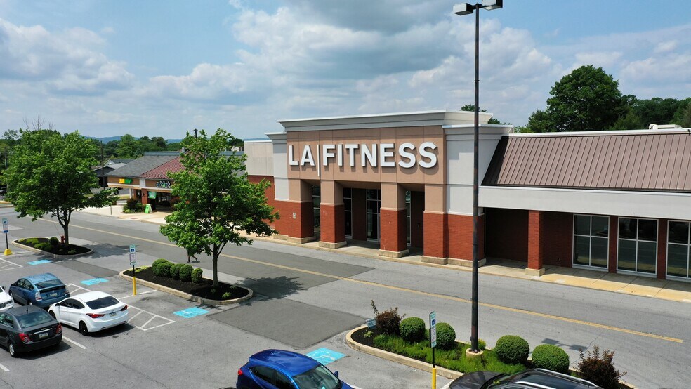 More Photos Of 1183 Berkshire Blvd, Wyomissing Unknown For Lease