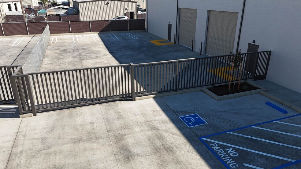 More Photos Of 1800 Olympic Dr, Turlock Service For Lease