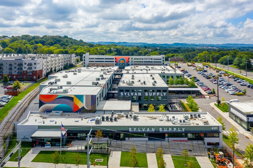 More Photos Of 4101 Charlotte Ave, Nashville Coworking Space