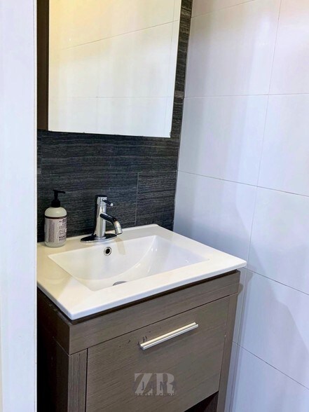 More Photos Of 198 Utica, Brooklyn Apartments For Lease