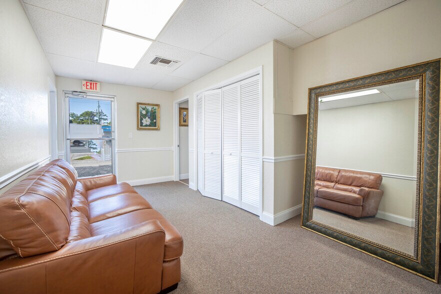 More Photos Of 7212 US Highway 19, New Port Richey Office For Sale