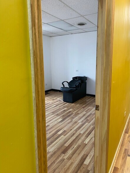 More Photos Of 18350 Kedzie Ave, Homewood Loft Creative Space For Lease