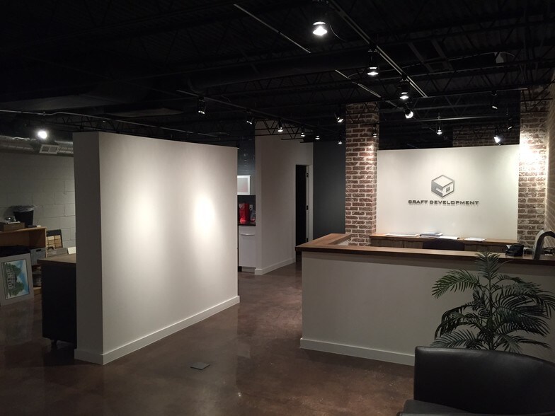 More Photos Of 3141-3149 S Broadway, Englewood Storefront Retail Office For Lease