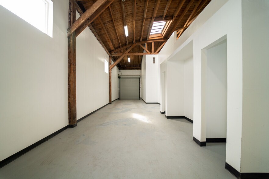 More Photos Of 5838 Woodlawn Ave, Los Angeles Auto Repair For Sale