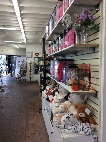 More Photos Of 2709 Artesia Blvd, Redondo Beach Storefront For Lease