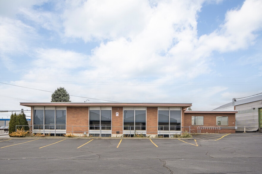More Photos Of 802 N Fancher Rd, Spokane Valley Office For Sale