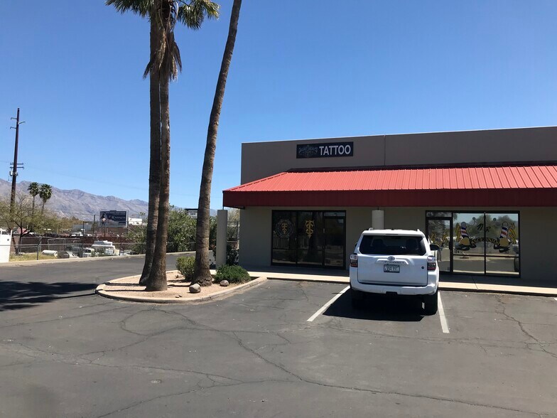 More Photos Of 3100 N Stone Ave, Tucson General Retail For Lease