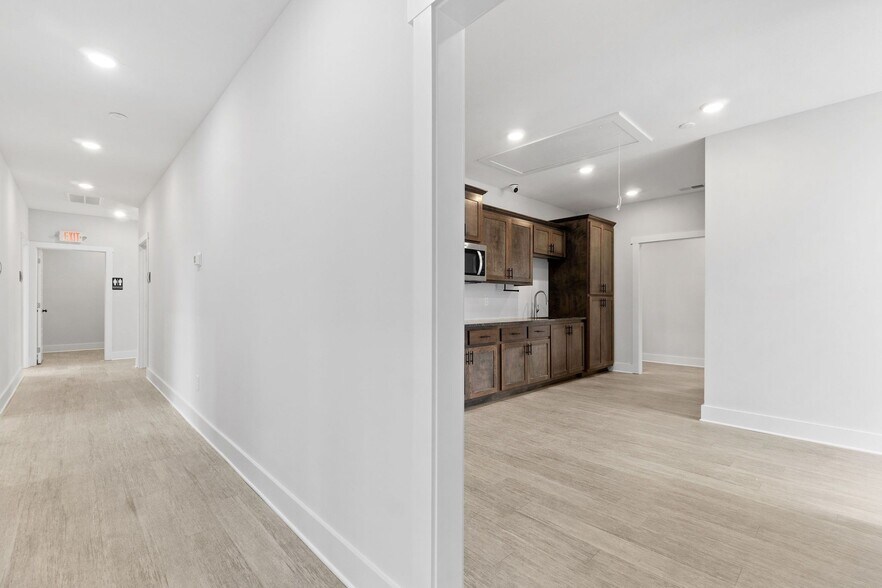 More Photos Of 2510 Pea Ridge Rd, Clarksville Office For Lease