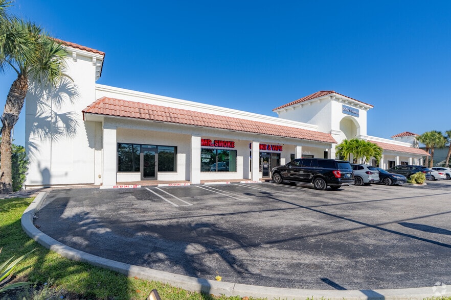 More Photos Of 2000 N Federal Hwy, Delray Beach General Retail For Lease