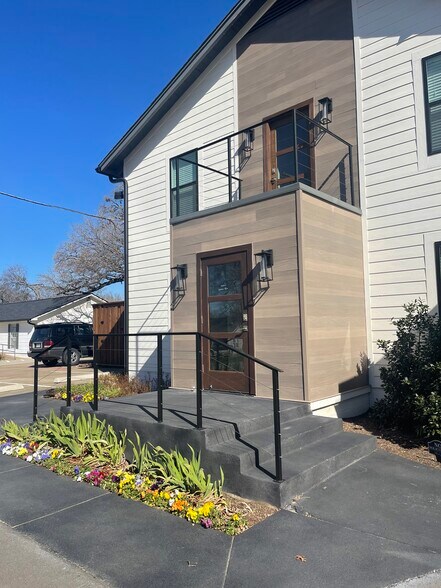 More Photos Of 403 E Broad St, Mansfield Loft Creative Space For Lease