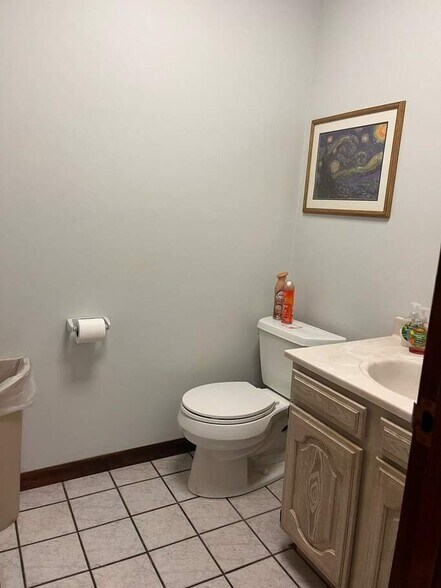 More Photos Of 240 N West Ave, Elmhurst Office For Sale