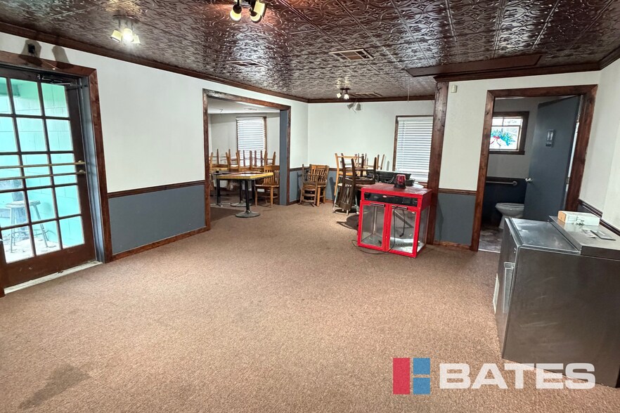 More Photos Of 653 Sardis St, Midlothian Restaurant For Lease