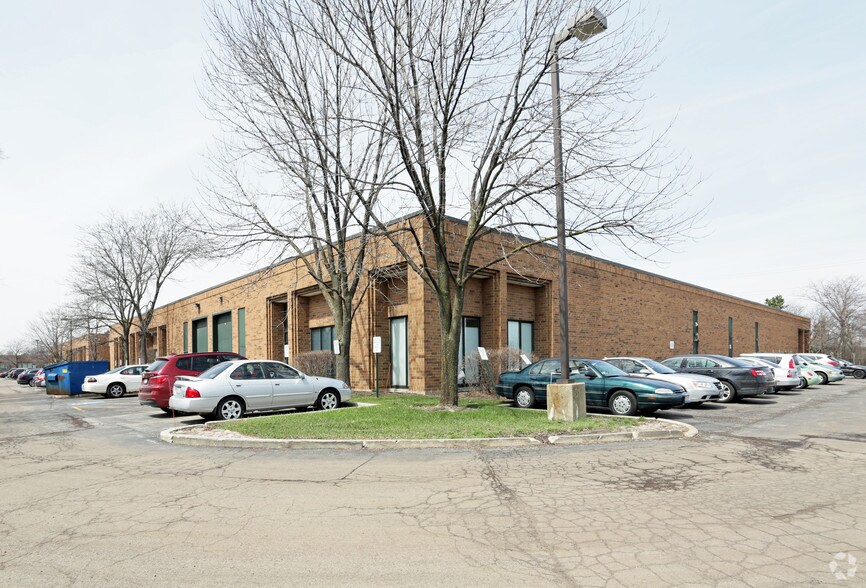 More Photos Of 747 Church Rd, Elmhurst Unknown For Lease