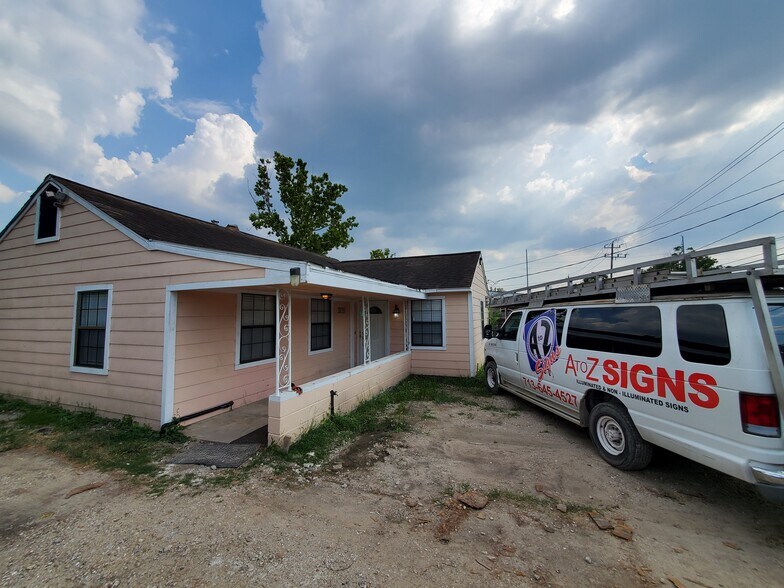 Primary Photo Of 3135 Golfcrest Blvd, Houston Storefront Retail Residential For Sale