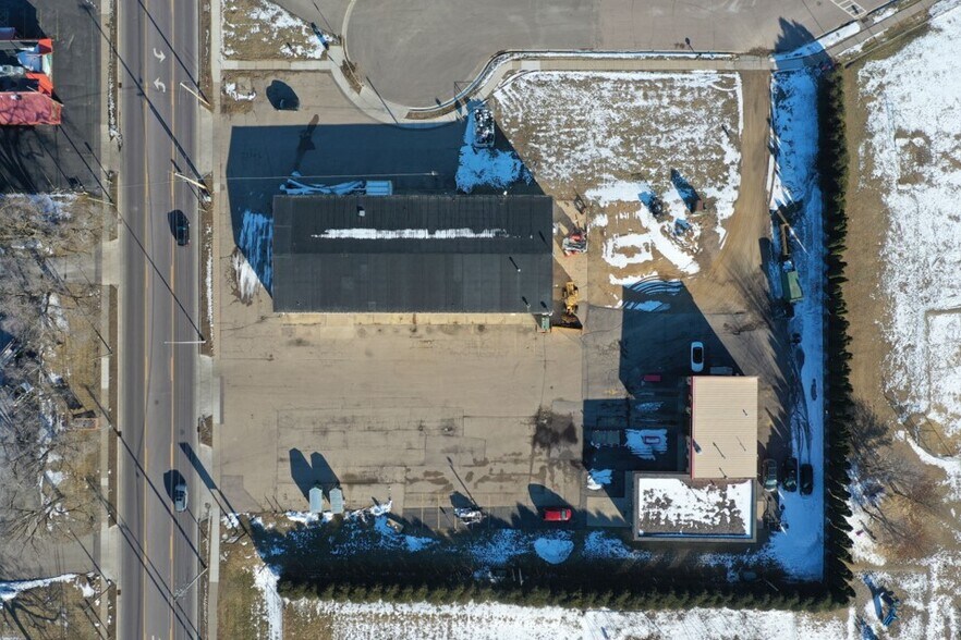 More Photos Of 818 8th St, Baraboo Freestanding For Sale