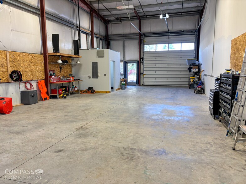 More Photos Of 63075 Crusher Ave, Bend Manufacturing For Sale