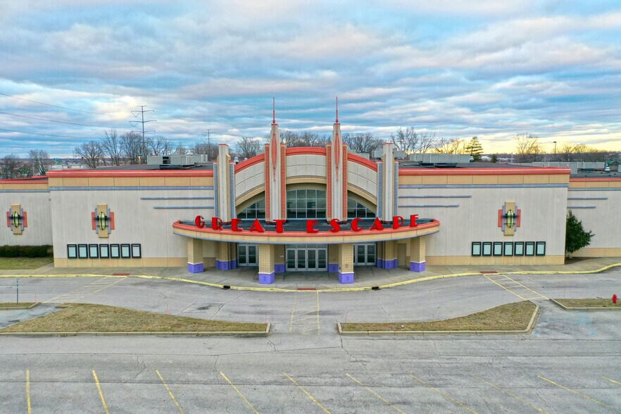 More Photos Of 951 B E Lewis And Clark Pky, Clarksville Movie Theatre For Sale