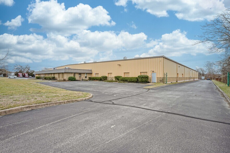 More Photos Of 49 Ironside Ct, Willingboro Manufacturing For Lease