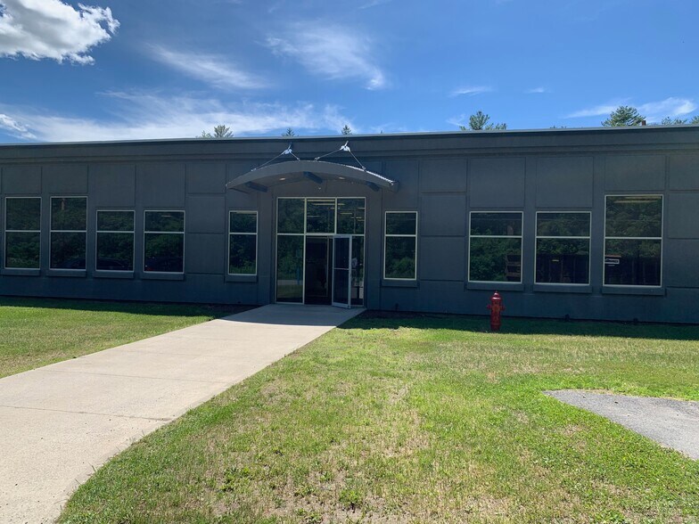 More Photos Of 44 Hull St, Randolph Manufacturing For Lease