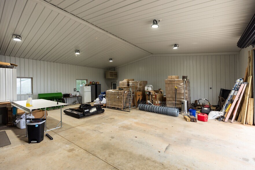 More Photos Of 2199 Roosterville Rd, Roopville Horse Stables For Sale