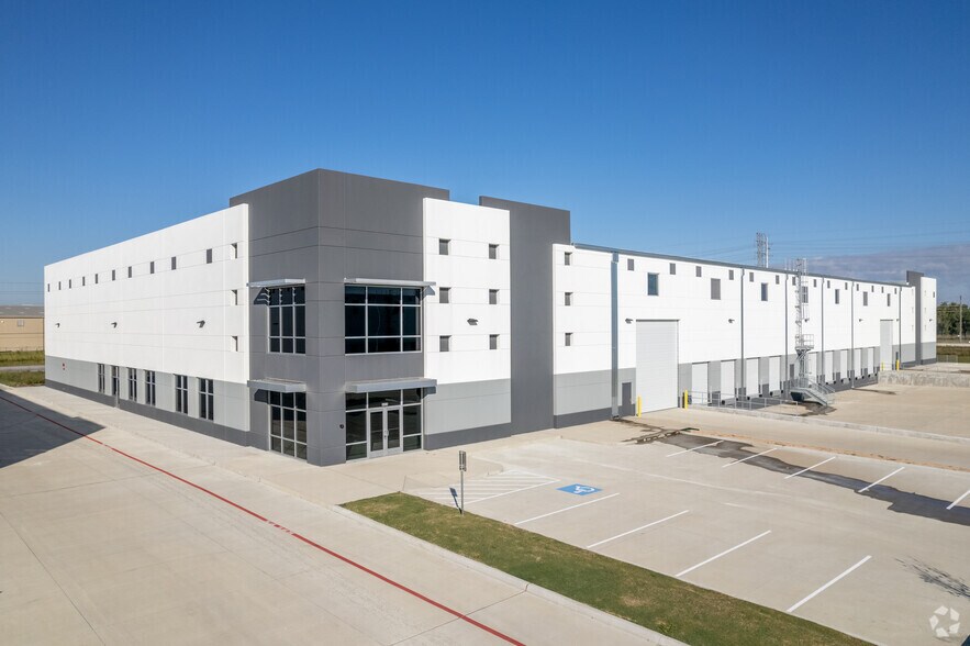 Primary Photo Of 1405 Cedar Port Park, Baytown Distribution For Lease