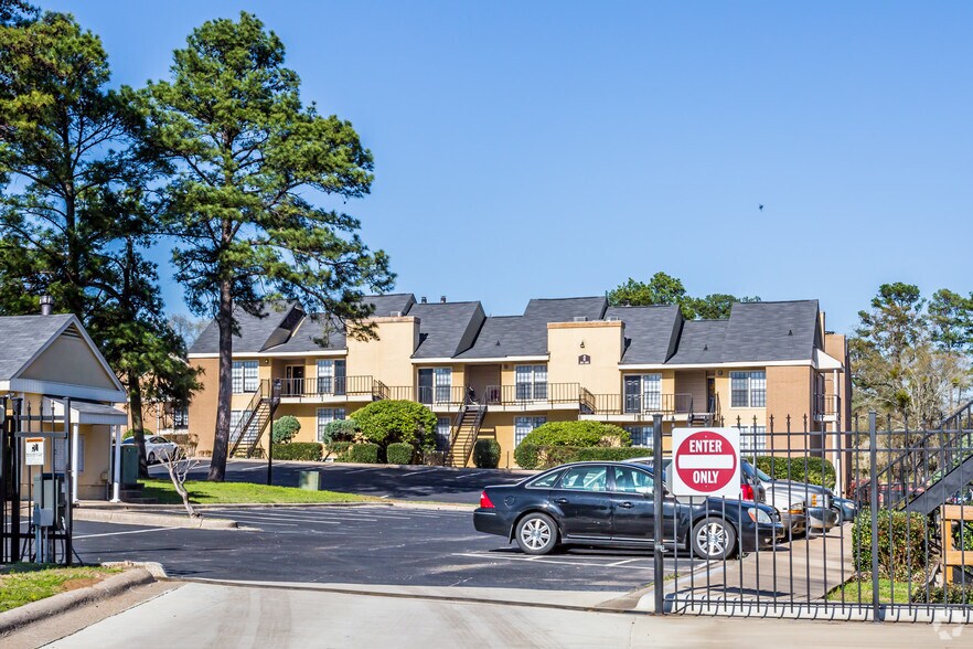 Primary Photo Of 5660 S Lakeshore Dr, Shreveport Apartments For Sale