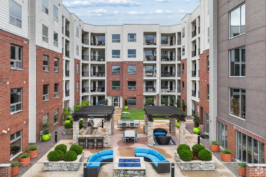 More Photos Of 100 Aqua Way, Newport Apartments For Lease