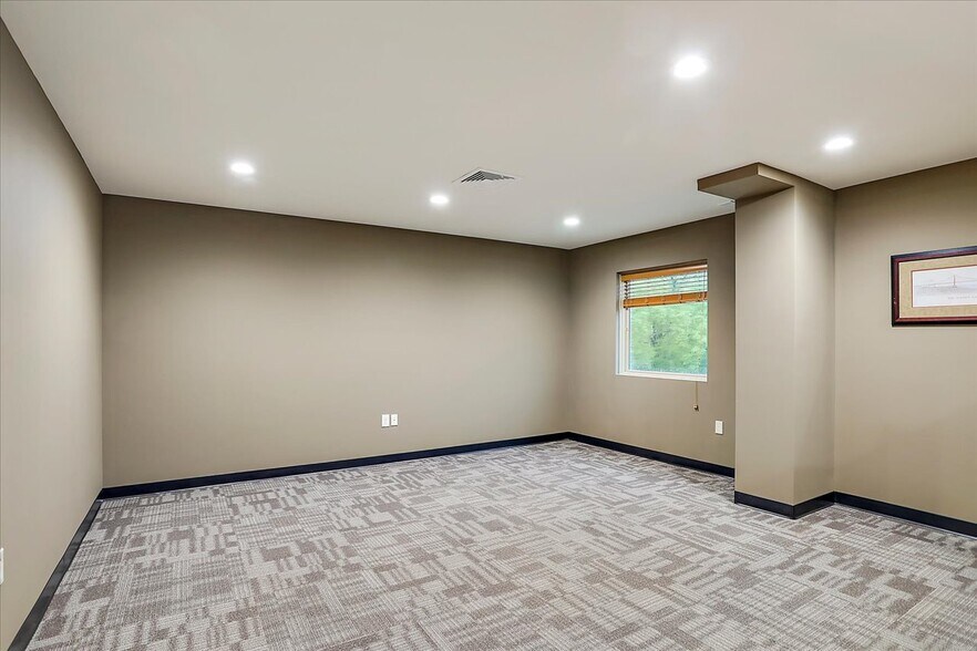 More Photos Of 809 N Church St, Florence Office For Lease