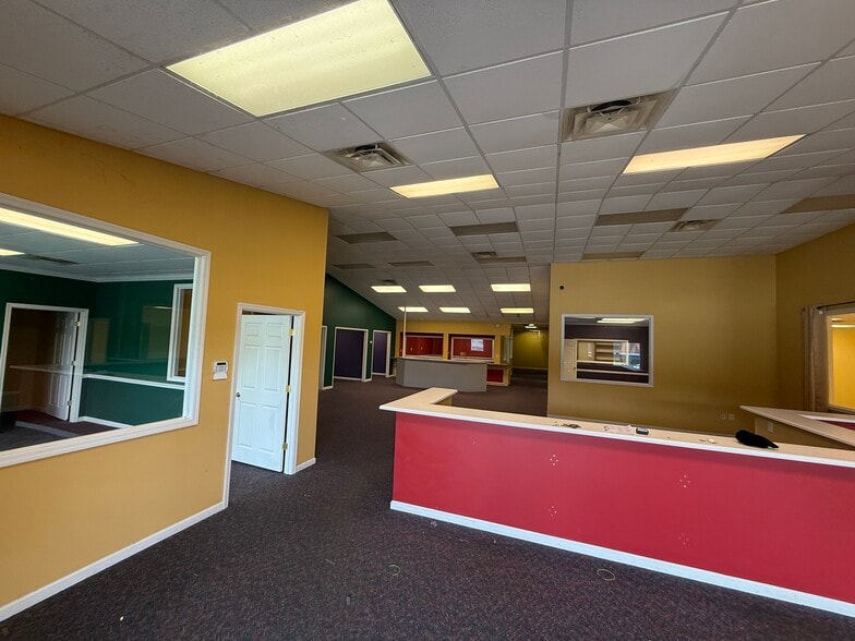 More Photos Of 3773 Northside Dr, Macon-Bibb Freestanding For Sale