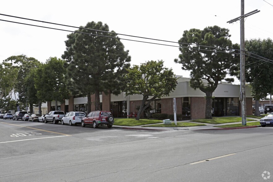 More Photos Of 881-899 Production Pl, Newport Beach Light Manufacturing For Lease