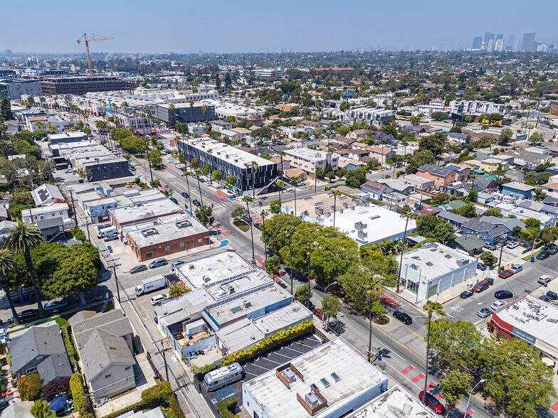 More Photos Of 8554 Washington Blvd, Culver City Bar For Sale