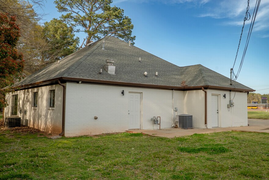 More Photos Of 221 Gay St, Batesville Medical For Sale