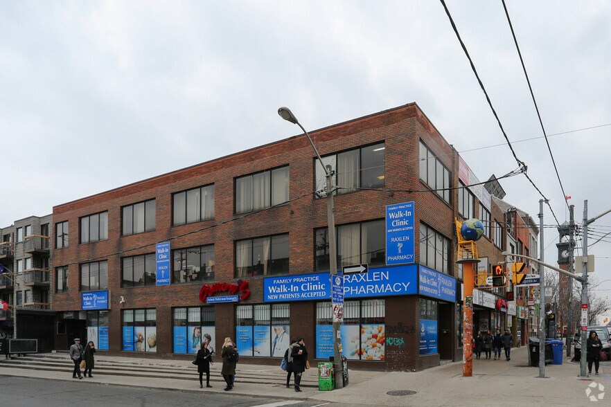 More Photos Of 349 College St, Toronto Storefront Retail Office For Lease