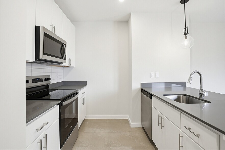 More Photos Of 250 College Ave, Lancaster Apartments For Lease