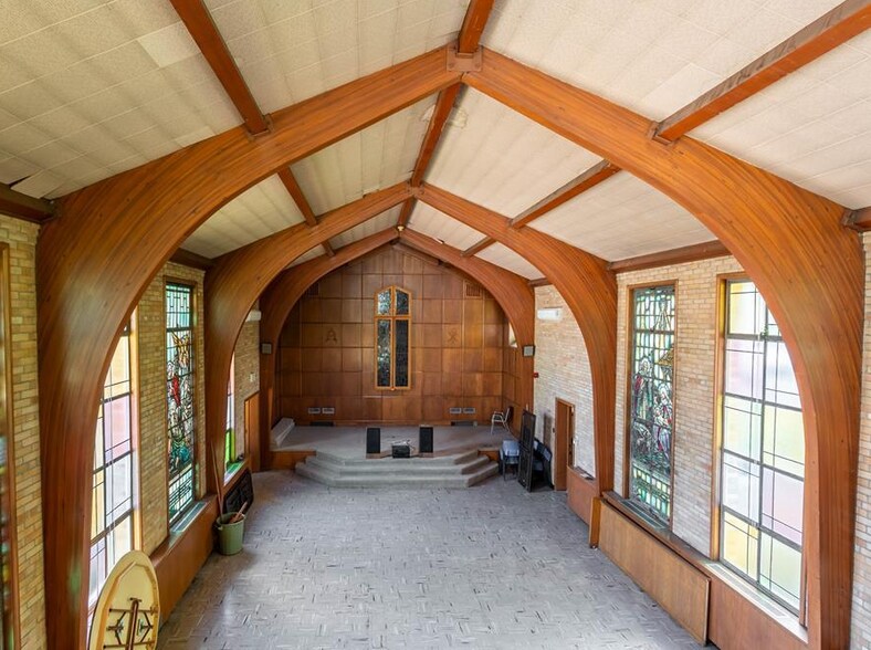 More Photos Of 220 George St, Sarnia Religious Facility For Sale