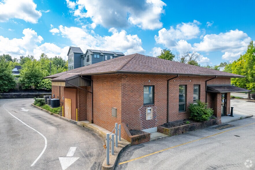 More Photos Of 1316 Bethlehem Pike, Flourtown Bank For Lease