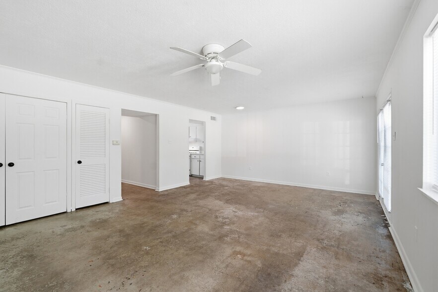 More Photos Of 1900 Dave Ward Dr, Conway Multifamily For Sale