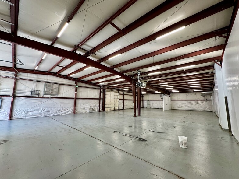 More Photos Of 5655 Parachute Cir, Colorado Springs Warehouse For Sale