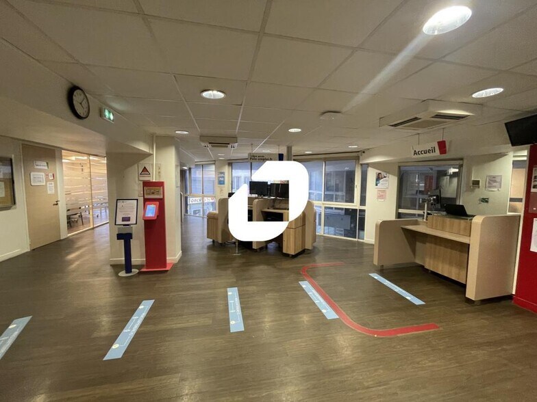 More Photos Of 11-13 Promenade Du Belvédère, Torcy Office For Sale
