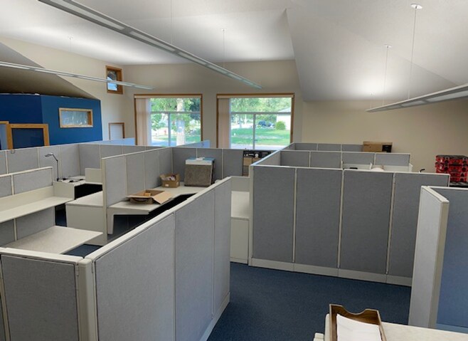 More Photos Of 10900 N Noble Ave, Champlin Flex For Lease