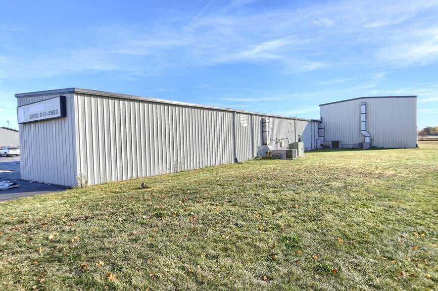 More Photos Of 665 W Connexion Way, Columbia City Flex For Sale