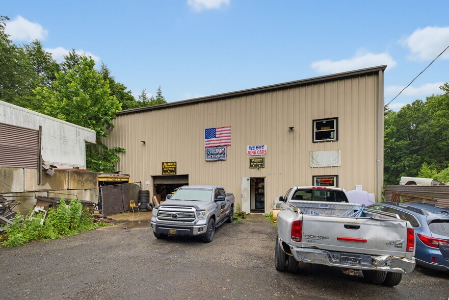 More Photos Of 428 Railroad St, Thomaston Industrial For Sale