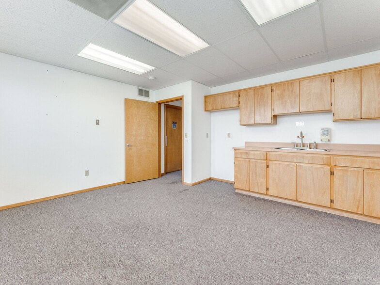More Photos Of 2275 NE McDaniel Ln, Mcminnville Office For Lease