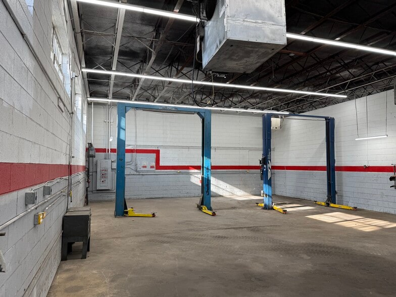 More Photos Of 1590 5th St, Ewing Office For Lease