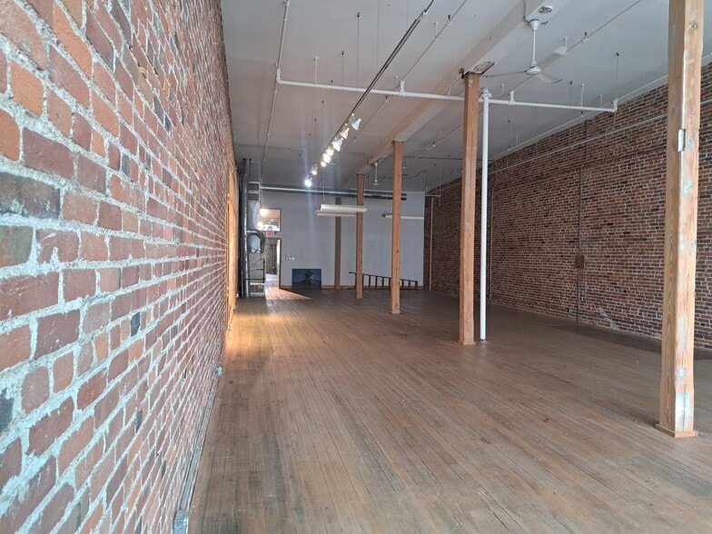 More Photos Of 1319 Washington Ave, Saint Louis General Retail For Sale