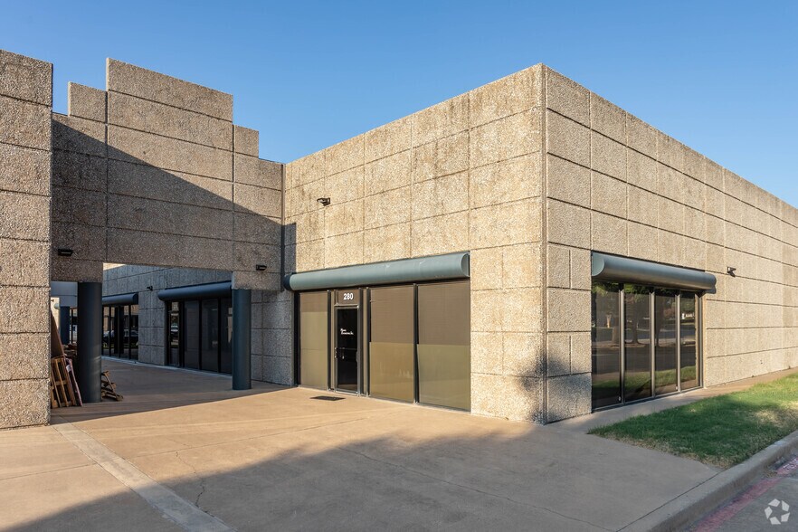 More Photos Of 1203 Crestside Dr, Coppell Light Manufacturing For Lease