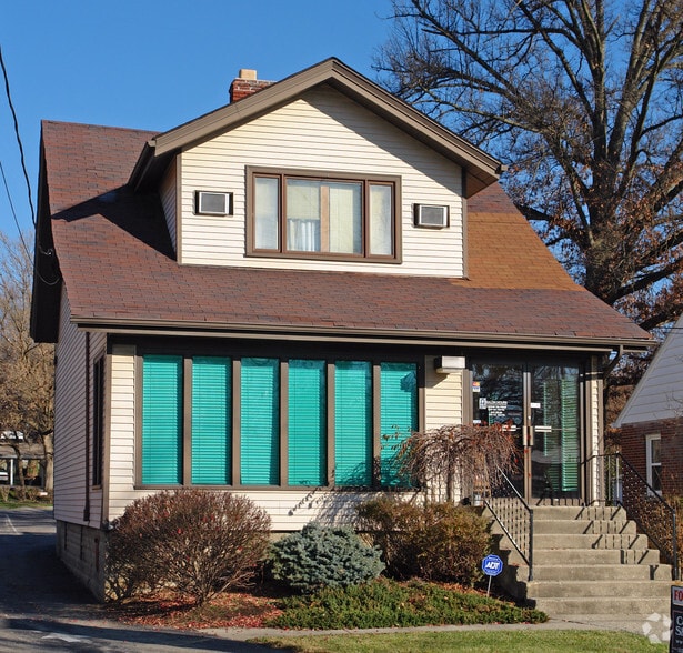 More Photos Of 6112 Benneville St, Cincinnati Freestanding For Sale