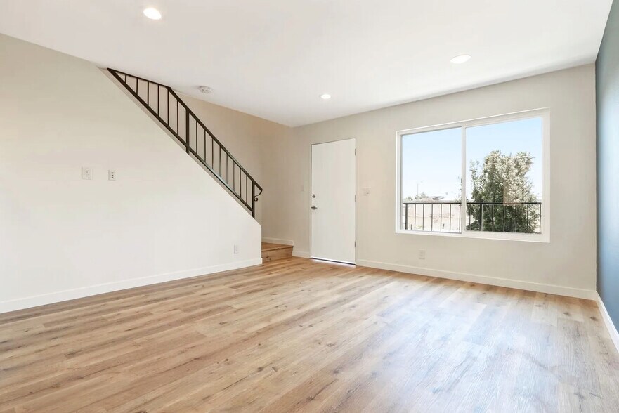 More Photos Of 110 S Eucalyptus Ave, Inglewood Apartments For Sale