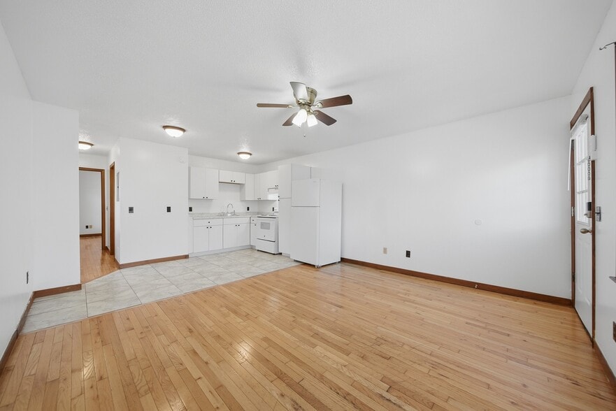 More Photos Of 80 Lindsey Ln, Burnsville Apartments For Sale