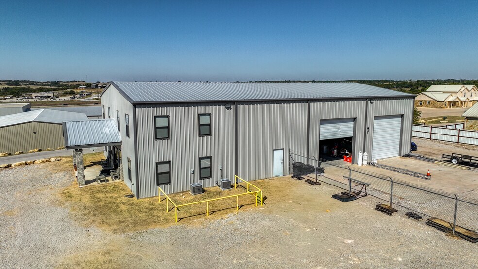 Primary Photo Of 125 Winners Cir, Weatherford Showroom For Sale